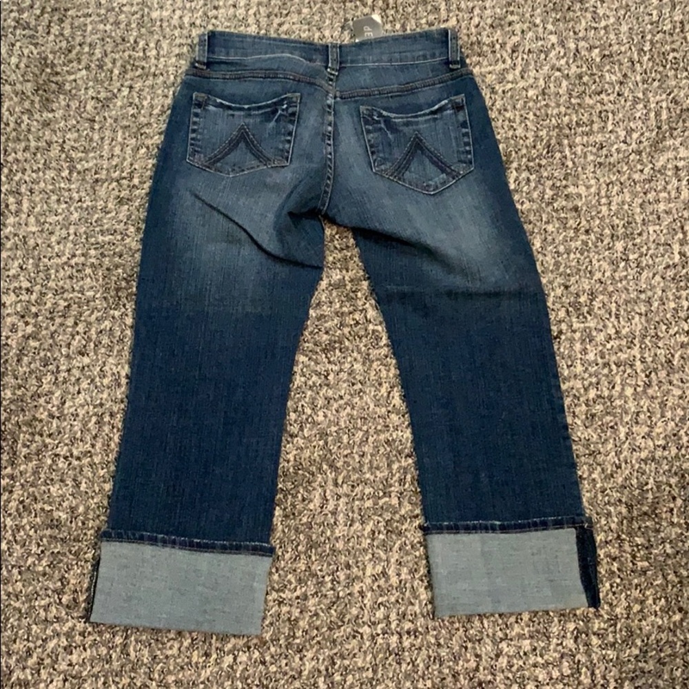Jean capris 🌸 - Picture 3 of 4